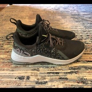 NIKE AIR MAX BELLA TR 3 Womens Size 9 Training Low Sneakers